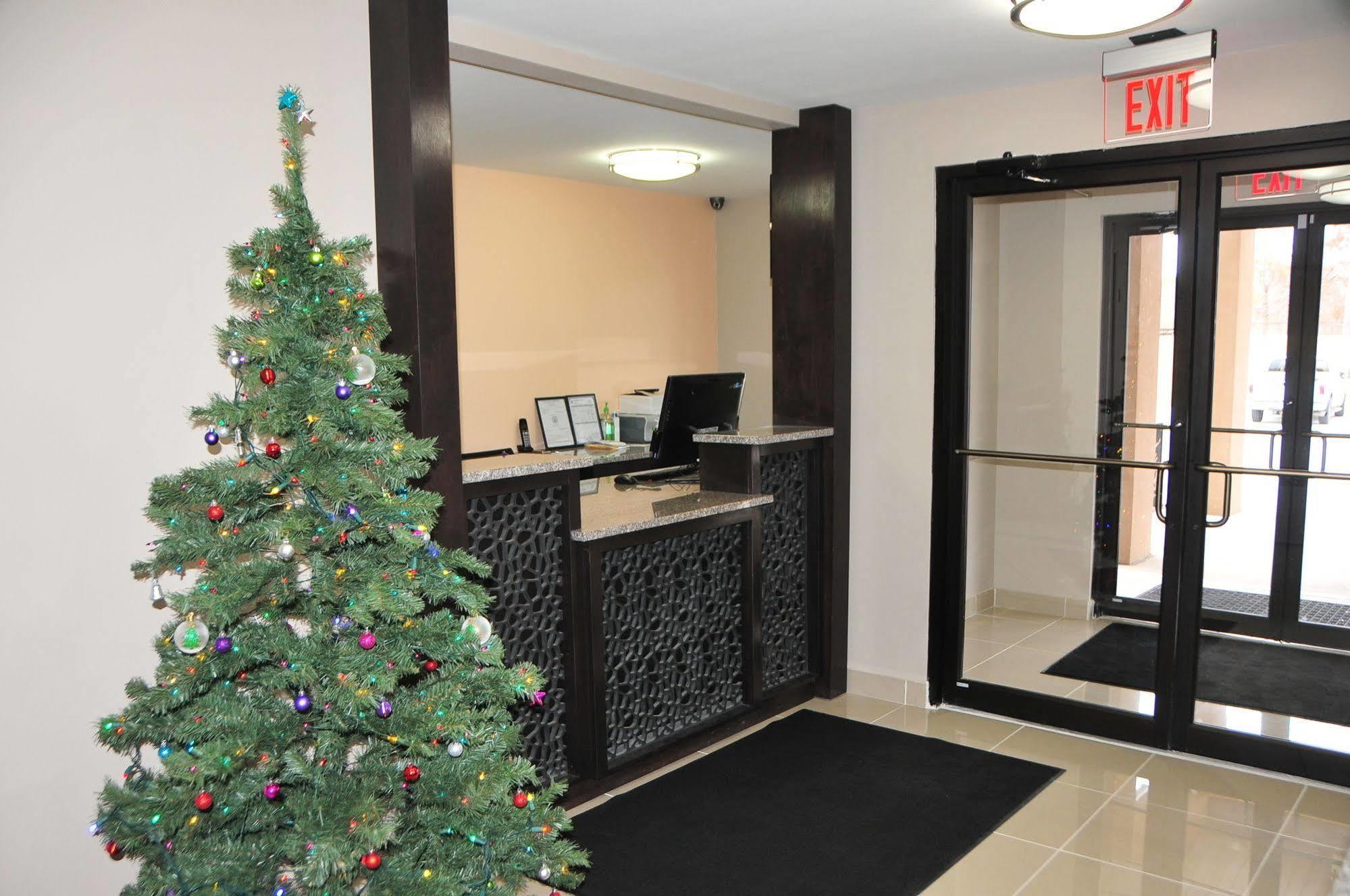 Paradise Inn & Suites บาตันรูช ภายนอก รูปภาพ